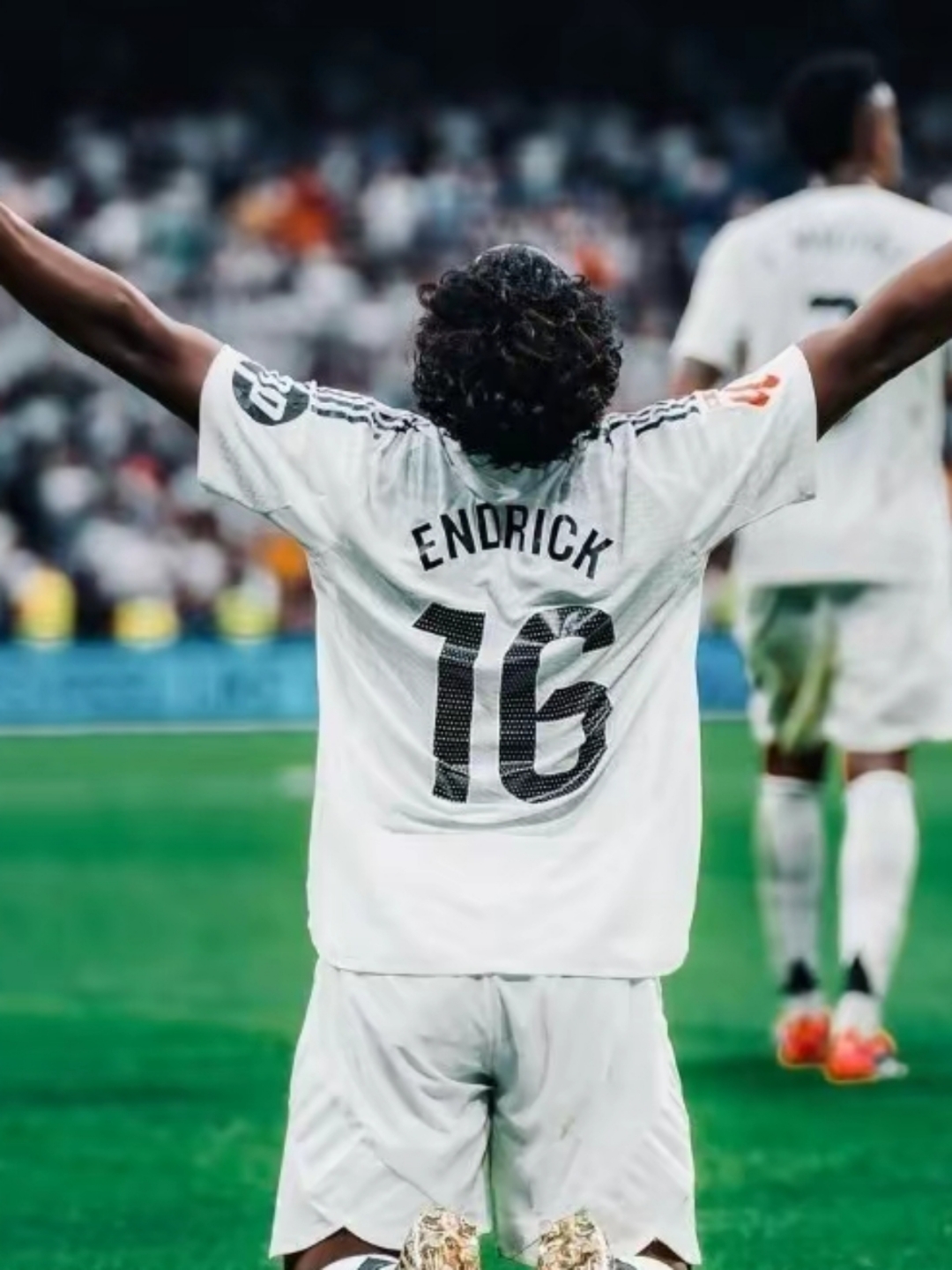 开云中国-姆巴佩重返赛场，重返赛场首场状态出色，瑞士队观众沸腾！-开云中国