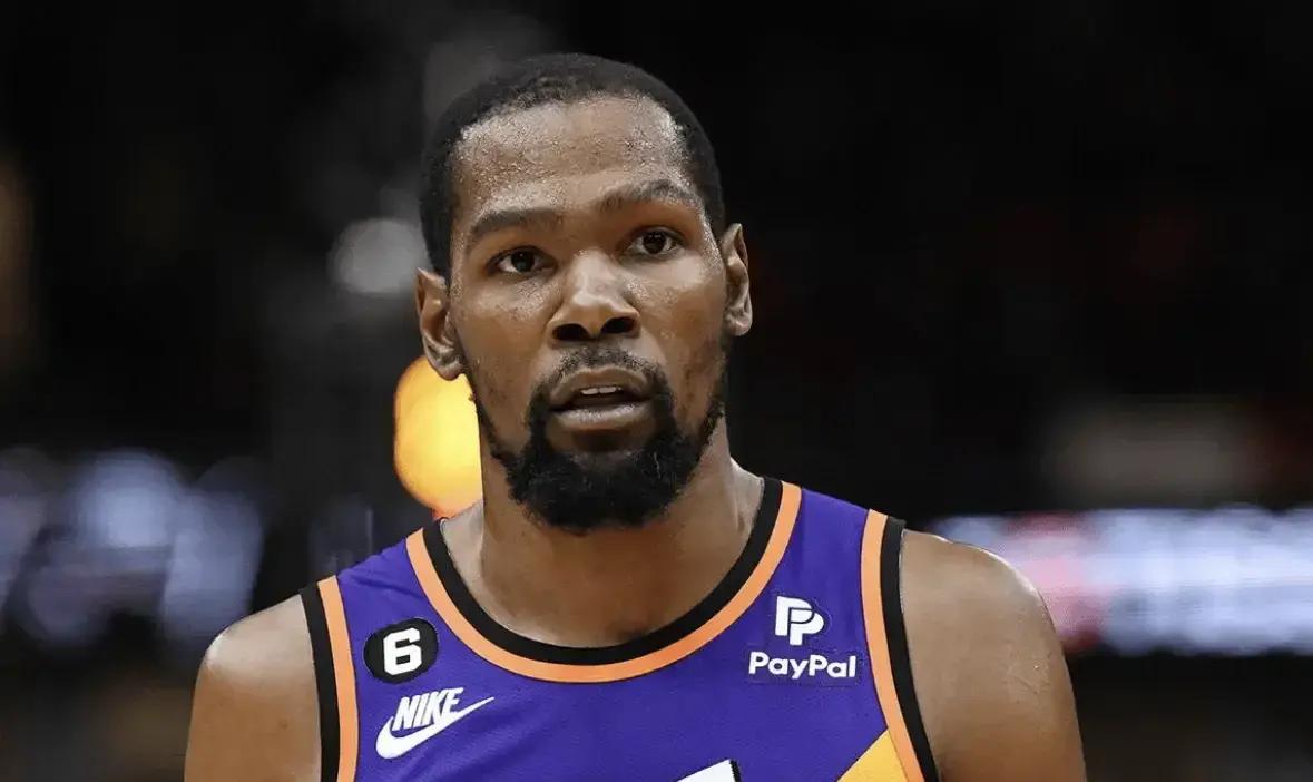 开云体验官网入口-杜兰特重返赛场，爆冷首场状态出色，TL观众沸腾！引发球迷热议-开云体验官网入口